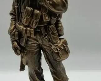 Resin Recon Soldier Statue