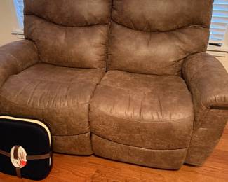 Nice loveseat reclining