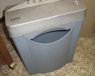 Staples Paper Shredder