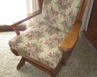 Vintage Cushman Colonial Armchair