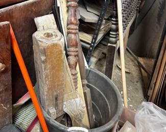 Table legs and spindles