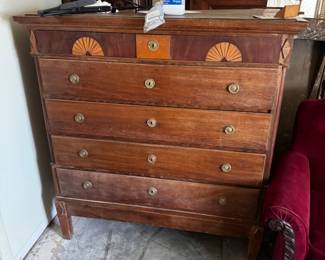 Victorian style chest of drawers