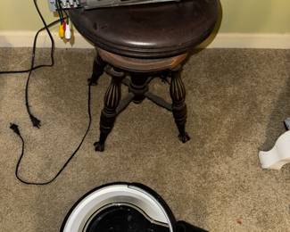 Vintage electronics and 2 Roombas