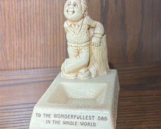 A vintage 1974 "Wonderfullest Dad" figurine made by the Paula Company