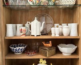 Fritz and Floyd Tulip Swan dishware, a set of 7 Cristal D'Arques Americana blue wine glasses featuring a clear bowl with light blue stem, a set of Anchor Hocking milk glass Prescut Pineapple tumblers, a Meissen-style white porcelain teapot, a set of Asian decoration white and gold dishes and a large lidded ginger jar