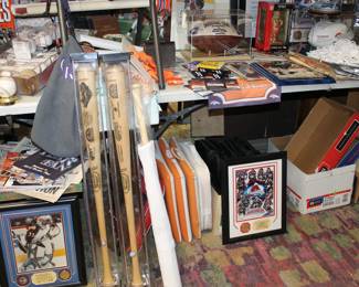 World Series Louisville Slugger, National League '07 Playoffs Miracle Season Patrick Roy Retirement photo with pin and medallion