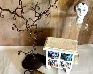 EBE192 Decorative Nightstand Items/ Storage 