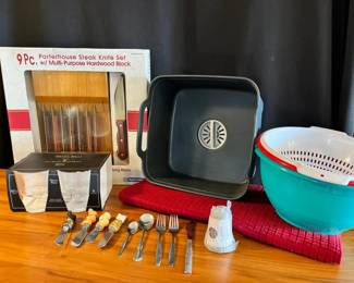 EBE116 Nice Kitchen Items!! 