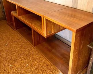 EBE055 Adjustable Mid-century Style Entertainment Shelves 