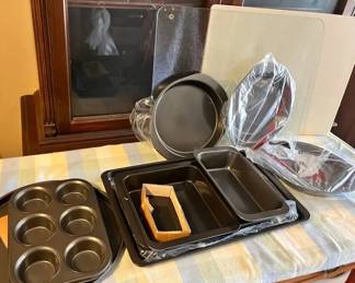 EBE043 Baking And Kitchen Items