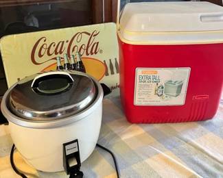 EBE046 Kitchen And Camping Items