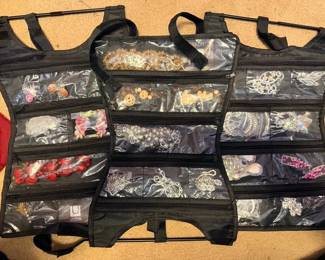 EBE218 - Mixed Mystery lot of Costume Jewelry 