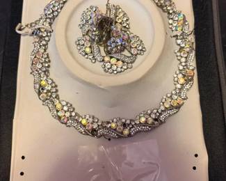 EBE160 - SP Sophia Collection necklace and earrings set costume 