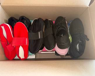 EBE028 Mystery Lot of Women's Shoes and Slippers