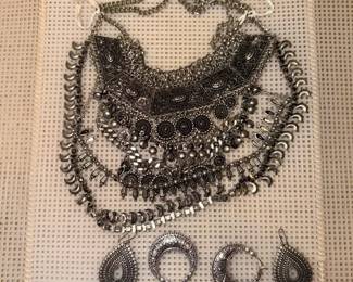 EBE128 - Silver Toned Tribal/Ethnic Necklace with Matching Earrings 
