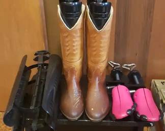 EBE238- Women's Cowboy Boots And Boot Forms