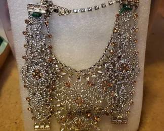 EBE150- Costume Jewelry Necklace And Bracelet Set
