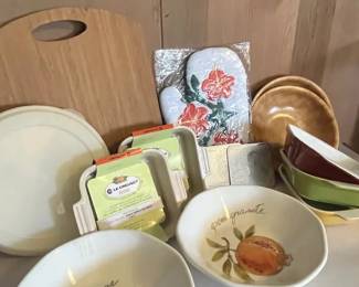 EBE182 Modern & Retro, Sets Of Le Creuset & Other Kitchen Items! 