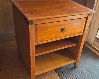 EBE093 - Wooden Side Table 