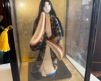EBE029 Traditional Japanese Doll with Lacquer Case