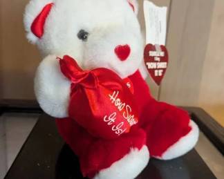 EBE005 - Rare Vintage Dee Dee’s Collectors Valentine Bear “How Sweet It Is” w/ Box & Tags