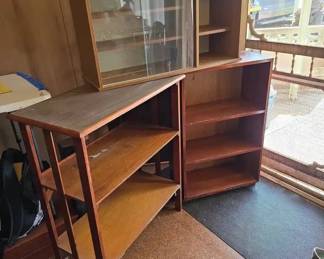 EBE094 - Assorted Shelving/Storage 