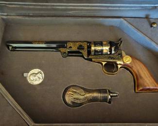 Robert E. Lee Commemorative pistol in fitted box