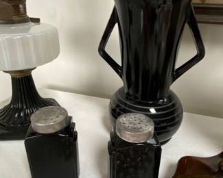 Vase & salt & pepper shakers
