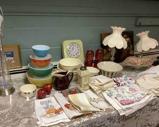 Vintage linens , Pyrex