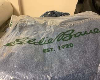 New never opened jeans 22 x34