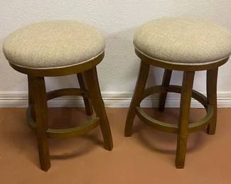 Pair of Swivel Barstools, Backless Countre Heightm 17.5|" Round x 24"H