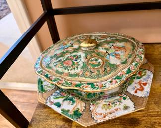 18th Century Rose Medallion 