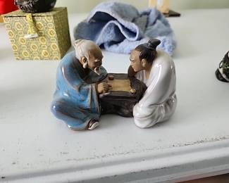 Vintage Mud Med 2 oriental men playing Checkers, Glazed clay
