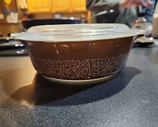 Vintage Pyrex Woodland Brown w Lid