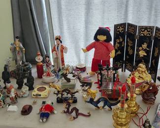 Various Vintage Asian Collectibles