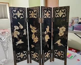 Black Lacquer and Mother of Pearl Table screen