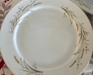 Golden Harvest Fine China Dinnerware Set second image