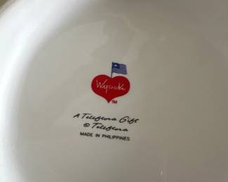 Charles Wysocki Christmas Love Teleflora Bowl second image