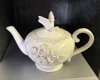 Godinger Porcelain Teapot with Applied Roses and Hand Spout