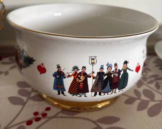 Charles Wysocki Christmas Love Teleflora Bowl