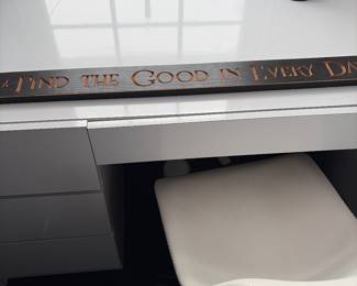 Find the good in every day sign 