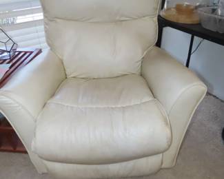 Leather LaZBoy recliner