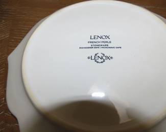 Large dinner set Lenox French Pebble.