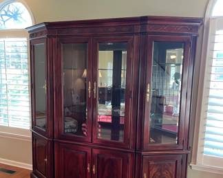 Thomasville 3 pc hutch 