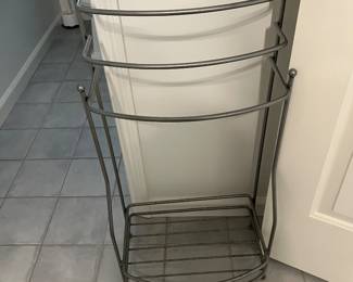 Bathroom towel rack 
