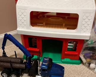 Little People Barn!!