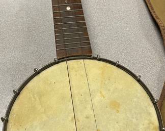 Banjo ukulele combo from probably the 1930s or earlier