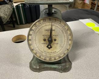Kitchen scale from the 1930s or 40s
