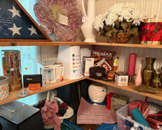 cameras, decor, placemats, lamp shade