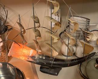 Ship horn lamp
